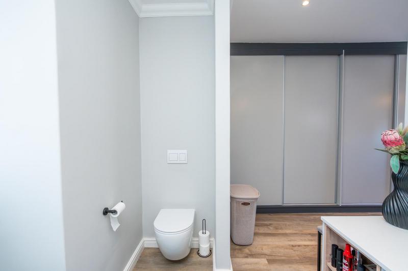 4 Bedroom Property for Sale in Calypso Beach Western Cape